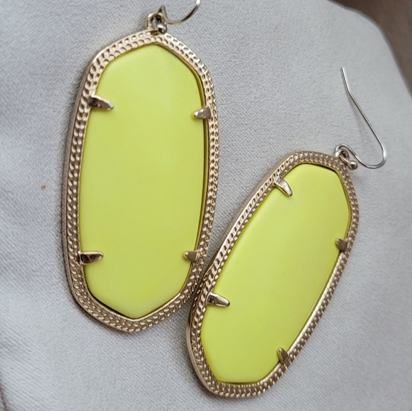 Kendra Scott Neon Yellow Danielle Earrings in Gold - Picture 8 of 13